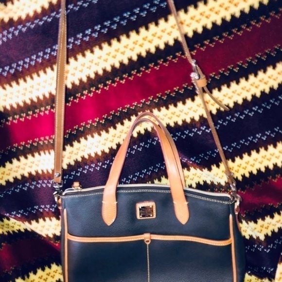 Dooney and Bourke shoulder crossbody bag - Picture 4 of 7